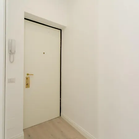 公寓 Bright Two Bedroom In 米兰
