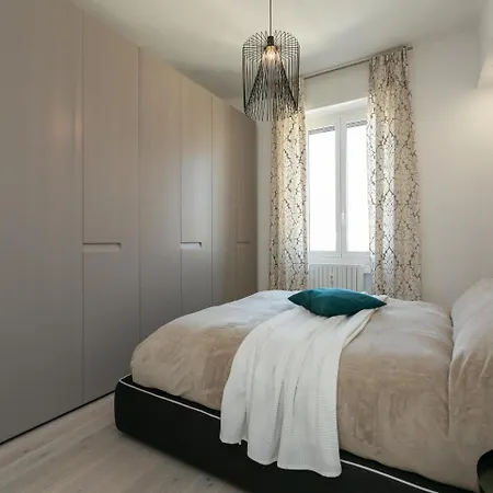 公寓 Bright Two Bedroom In *